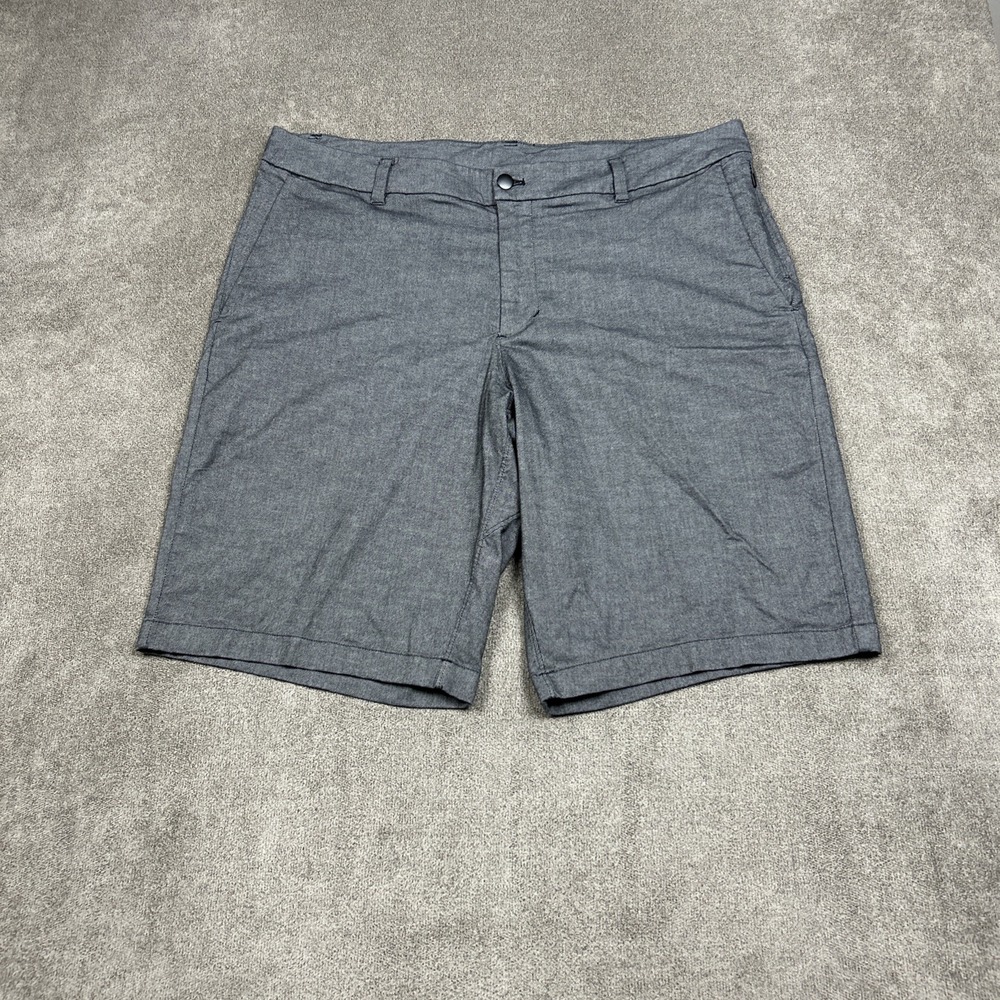 Lululemon Commission Shorts Mens 38 x 11 Gray Chambray Chino Casual Summer Logo